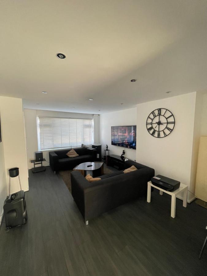 Tilbury Docks Rooms For Short Letting Extérieur photo